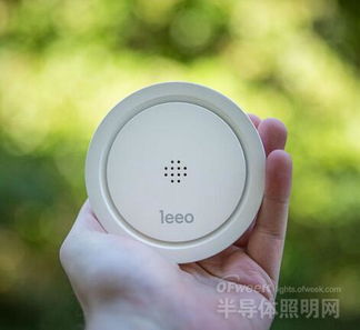 Leeo智能預(yù)警夜燈評(píng)測(cè) 新功效令傳統(tǒng)彩色LED夜燈黯然失色